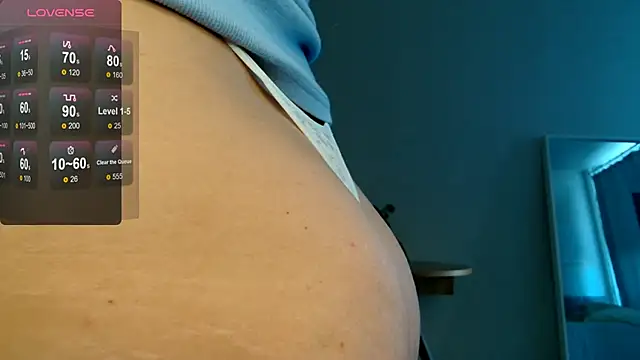 Snapshot of Eva___forever chatting on September 30, 2025, 1:33 am Eva forever online show from September 30, 2025, 1:33 am