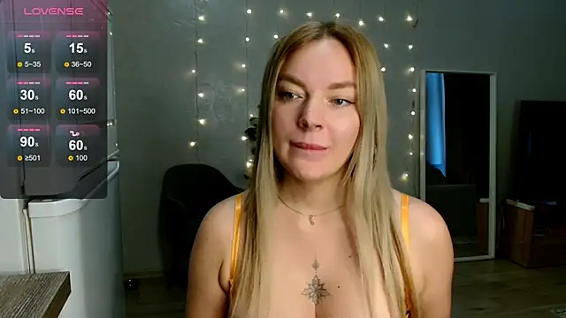 Snapshot of Eva___forever chatting on November 8, 2025, 2:59 am Eva forever online show from November 8, 2025, 2:59 am