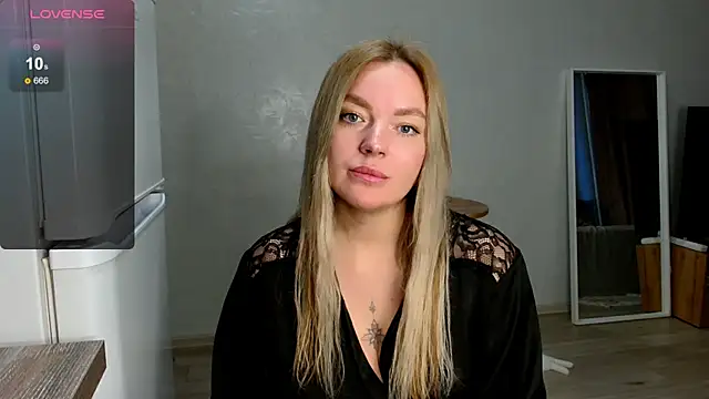 Snapshot of Eva___forever chatting on November 6, 2025, 1:31 am Eva forever online show from November 6, 2025, 1:31 am