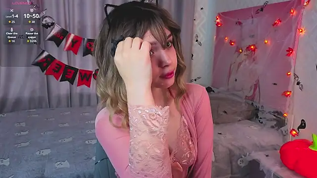 FancyHenley online show from October 28, 2025, 2:56 am