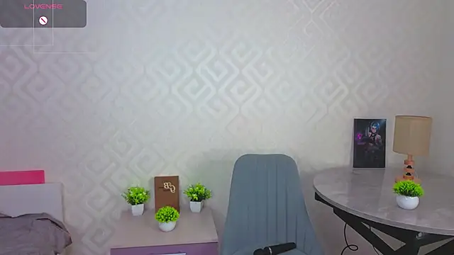 FancyHenley online show from November 28, 2025, 1:39 am