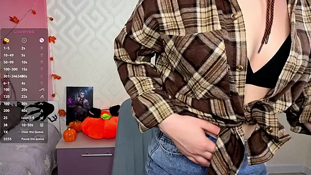 FancyHenley online show from November 9, 2025, 1:20 am