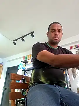 elnegro707070 online show from March 4, 2026, 11:07 am