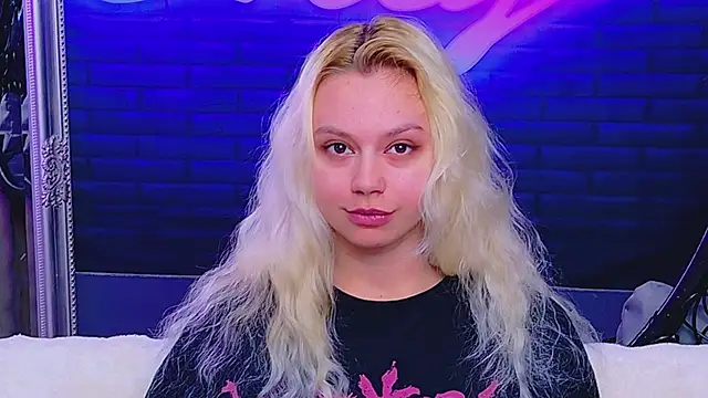Snapshot of AlessiaCroft chatting on May 23, 2026, 4:00 am AlessiaCroft online show from May 23, 2026, 4:00 am