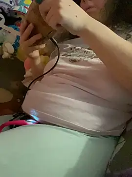 Snapshot of w3tkittty chatting on February 13, 2026, 6:46 am w3tkittty online show from February 13, 2026, 6:46 am