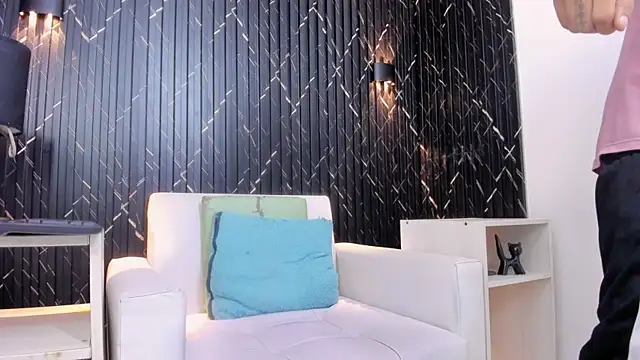 Matt Ruso online show from November 6, 2025, 3:54 am