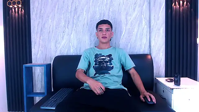 Matt Ruso online show from October 21, 2025, 3:39 am