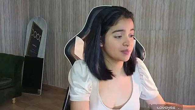 clementine t online show from September 24, 2025, 2:40 am