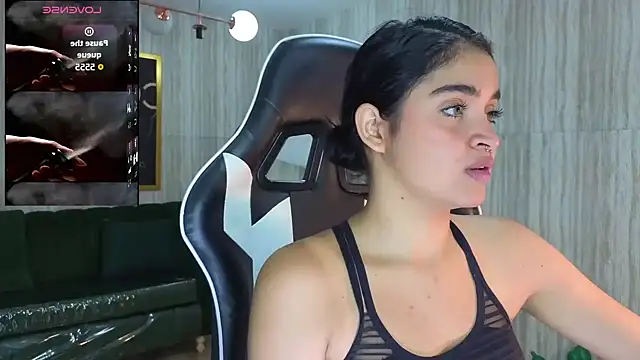 clementine t online show from October 1, 2025, 12:31 pm