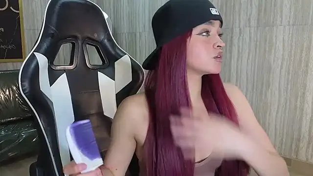 clementine t online show from September 20, 2025, 3:11 am