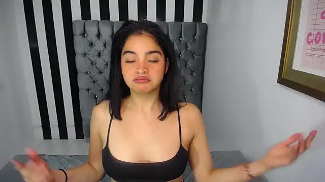 clementine t online show from October 7, 2025, 1:01 pm