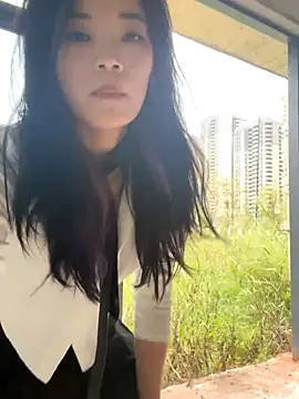 AiBanana online show from November 10, 2025, 8:19 am