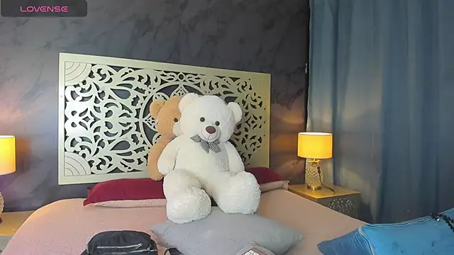 Amyblack   online show from March 11, 2026, 11:43 pm