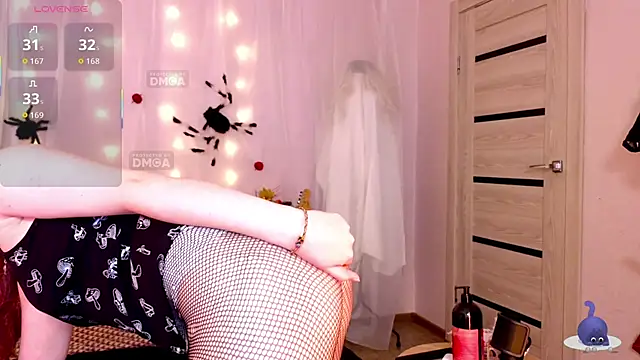 KatrinRayJoy online show from November 5, 2025, 5:10 am