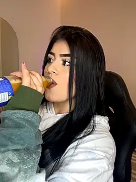 Kariina  69 online show from October 6, 2025, 3:19 am