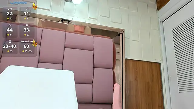 sophiaarenas online show from December 3, 2025, 12:15 pm