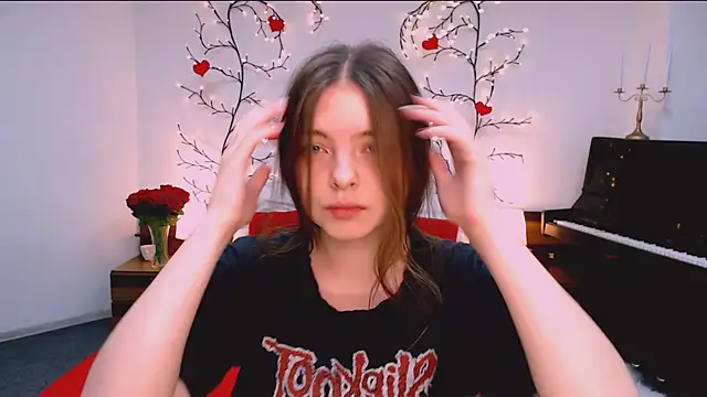 marshmallowee online show from December 15, 2025, 9:04 am