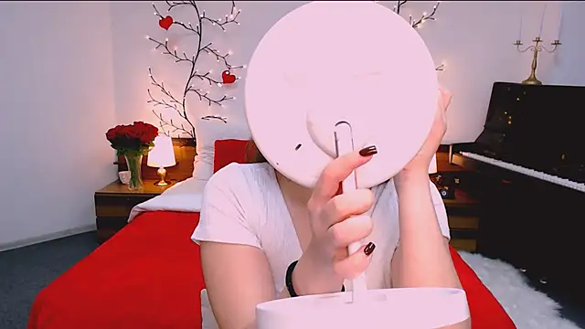 marshmallowee online show from December 16, 2025, 1:37 pm