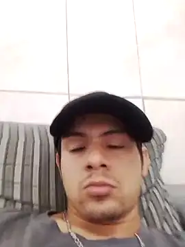 Snapshot of Omoraia chatting on March 4, 2026, 4:04 pm Omoraia online show from March 4, 2026, 4:04 pm