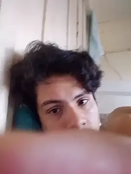 Snapshot of Omoraia chatting on December 13, 2025, 8:04 pm Omoraia online show from December 13, 2025, 8:04 pm