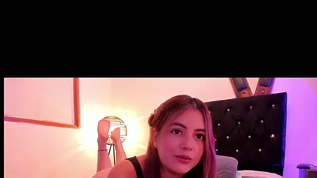 mialeia01 online show from June 25, 2026, 9:31 pm