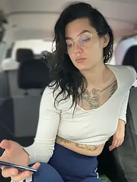 MeekyRich online show from October 9, 2025, 3:51 am