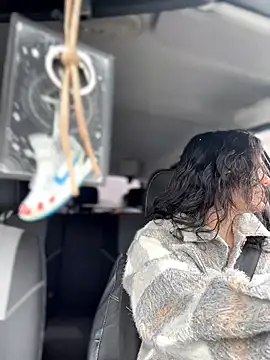 MeekyRich online show from March 29, 2026, 4:36 am