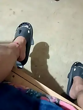 luuiss12 online show from October 25, 2025, 5:17 am