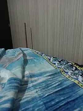 luuiss12 online show from November 12, 2025, 5:11 am