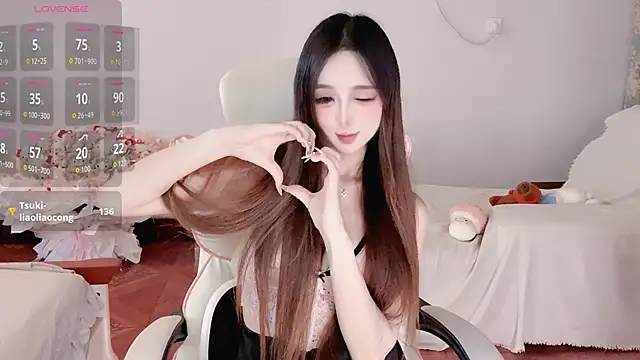 Tsuki-MM online show from October 30, 2025, 6:34 am