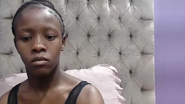 Snapshot of sexykea2002x chatting on October 19, 2025, 5:21 am sexykea2002x online show from October 19, 2025, 5:21 am