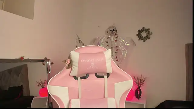 Snapshot of Paprika_ chatting on October 21, 2025, 6:29 pm Paprika online show from October 21, 2025, 6:29 pm