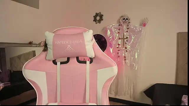 Snapshot of Paprika_ chatting on October 28, 2025, 6:18 pm Paprika online show from October 28, 2025, 6:18 pm