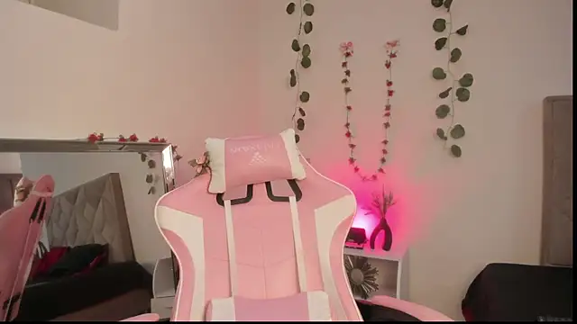 Snapshot of Paprika_ chatting on September 27, 2025, 5:19 pm Paprika online show from September 27, 2025, 5:19 pm