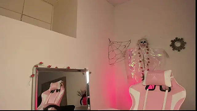 Snapshot of Paprika_ chatting on October 17, 2025, 6:32 pm Paprika online show from October 17, 2025, 6:32 pm