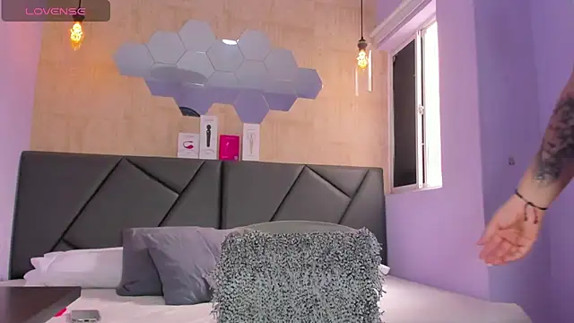 valentina-diiaz online show from May 30, 2026, 6:57 pm