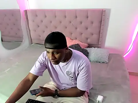 Luis123- online show from November 21, 2025, 5:23 pm