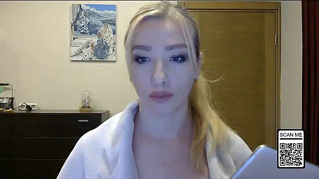 Snapshot of Wild_Silk_Desire chatting on October 23, 2025, 2:05 pm Wild Silk Desire online show from October 23, 2025, 2:05 pm