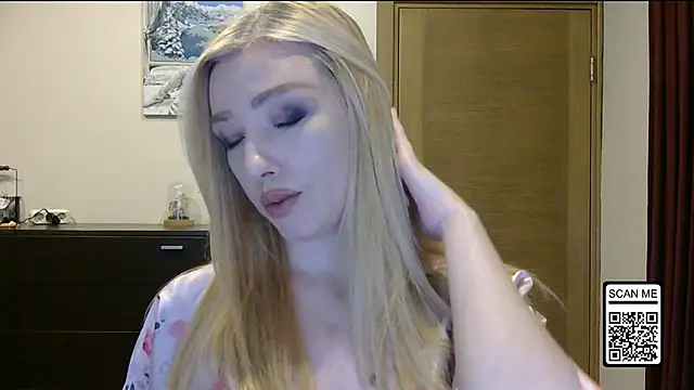 Snapshot of Wild_Silk_Desire chatting on October 21, 2025, 2:16 pm Wild Silk Desire online show from October 21, 2025, 2:16 pm