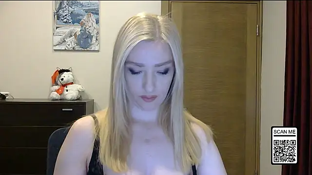 Snapshot of Wild_Silk_Desire chatting on November 21, 2025, 2:05 pm Wild Silk Desire online show from November 21, 2025, 2:05 pm