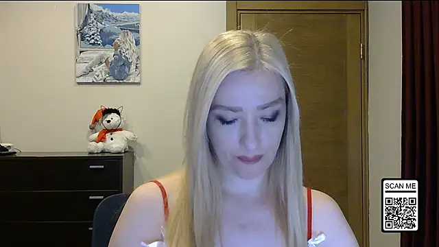 Snapshot of Wild_Silk_Desire chatting on November 28, 2025, 2:28 pm Wild Silk Desire online show from November 28, 2025, 2:28 pm