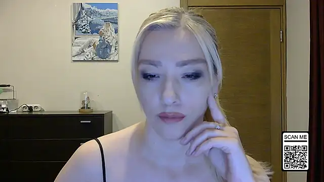 Snapshot of Wild_Silk_Desire chatting on October 7, 2025, 1:34 pm Wild Silk Desire online show from October 7, 2025, 1:34 pm