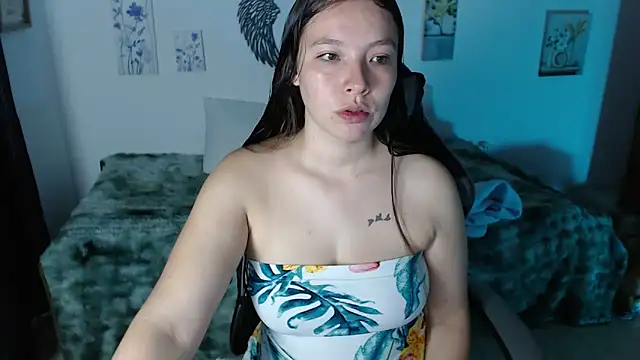 mariaana  222 online show from June 3, 2026, 4:35 am