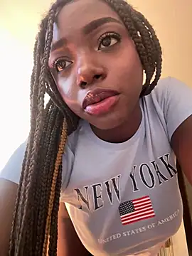 Snapshot of alissradiante1 chatting on February 26, 2026, 11:05 pm alissradiante1 online show from February 26, 2026, 11:05 pm