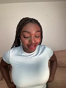 Snapshot of alissradiante1 chatting on February 28, 2026, 2:44 am alissradiante1 online show from February 28, 2026, 2:44 am