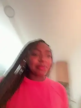 Snapshot of alissradiante1 chatting on February 19, 2026, 1:24 am alissradiante1 online show from February 19, 2026, 1:24 am