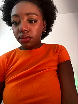 alissradiante1 online show from October 20, 2025, 2:13 am