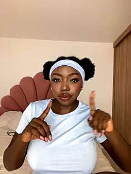 alissradiante1 online show from October 10, 2025, 11:16 pm