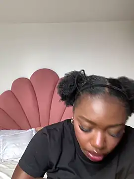 alissradiante1 online show from October 5, 2025, 10:22 pm