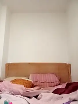 JessicaItalia online show from December 4, 2025, 1:21 pm